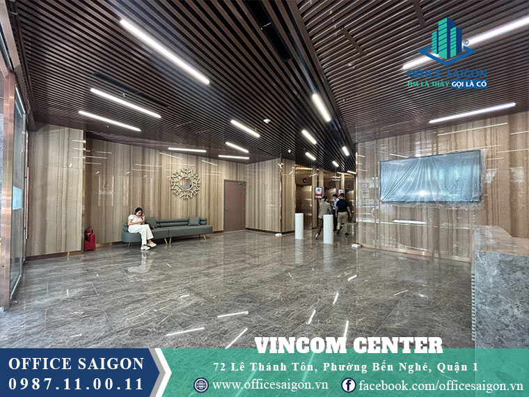 Sảnh toà nhà Vincom Center quận 1