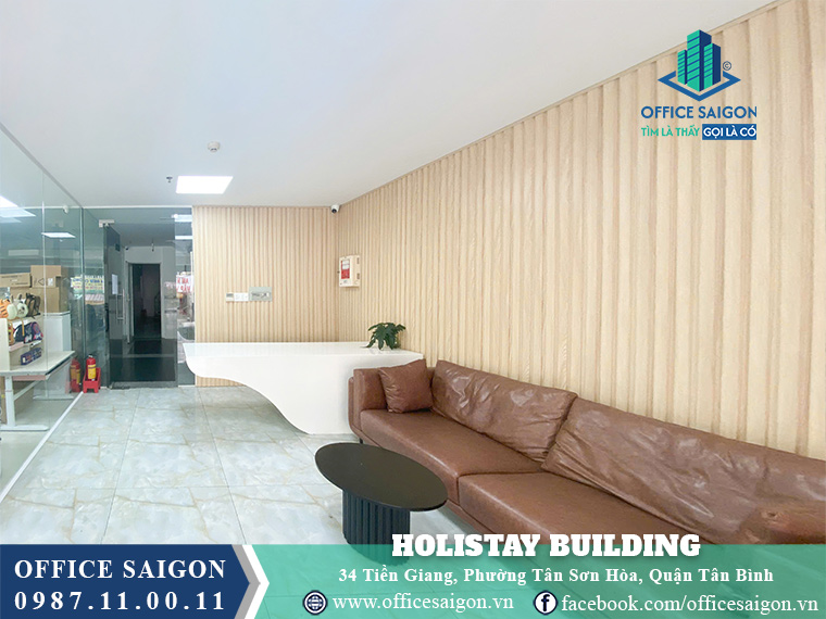Lễ tân toà nhà Holistay Building Tiền Giang