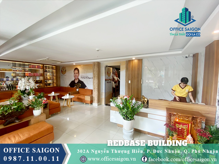 Sảnh tầng trệt Redbase Building