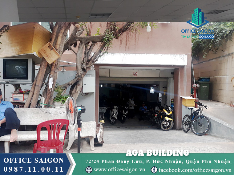 Lối vào hầm AGA Building