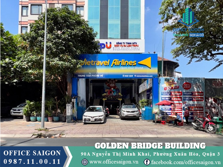 Lối vào tòa nhà Golden Bridge Building
