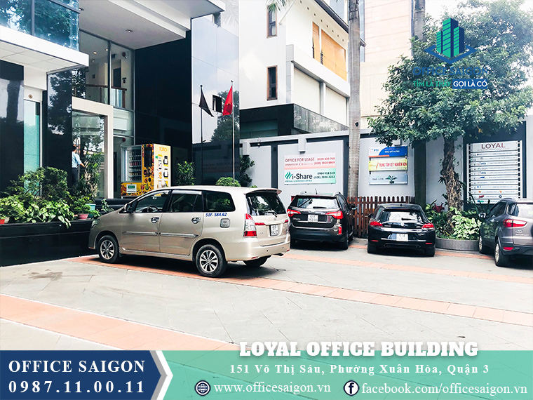 Bãi đậu xe dành cho khách đến giao dịch tại tòa cho thuê văn phòng Loyal Offce Building quận 3