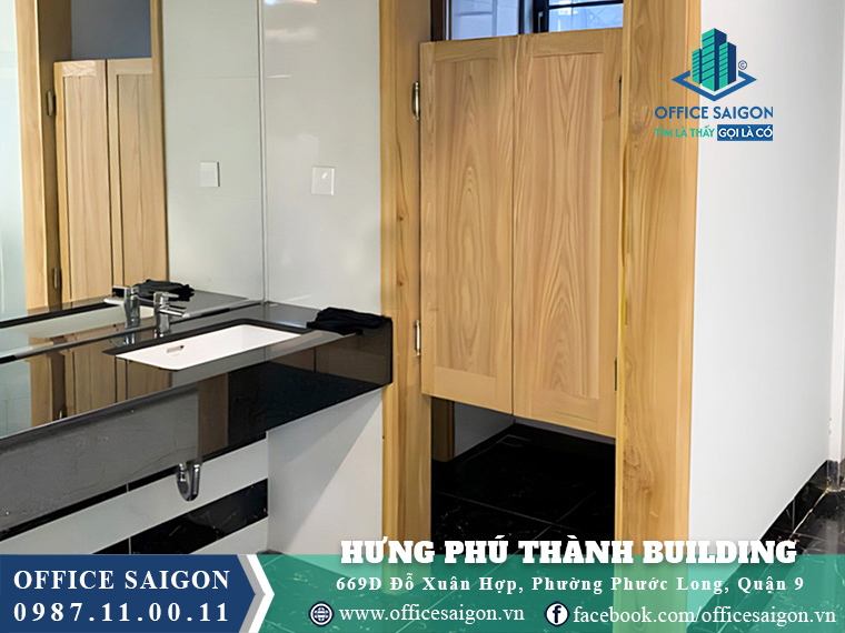 Sảnh toilet Hưng Phú Thành Building