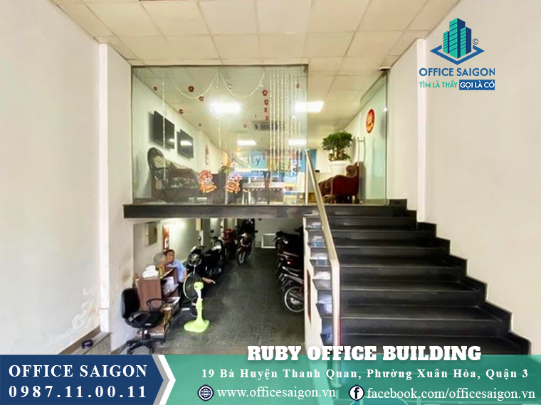 Lối vào toà nhà Ruby Building Bà Huyện Thanh Quan