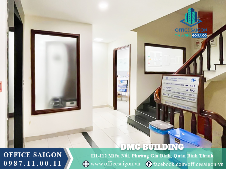 Sảnh thang bộ tòa nhà DMC Building Miếu Nổi
