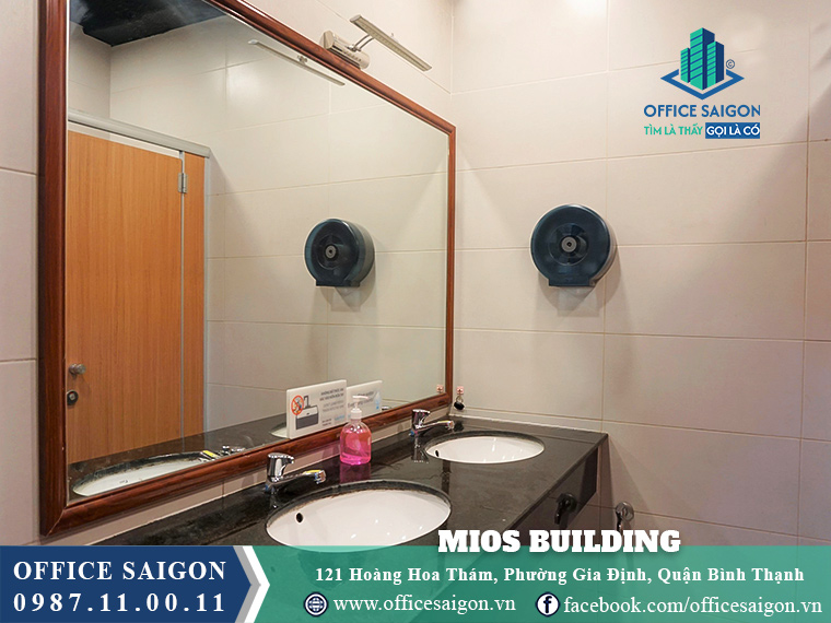 Toilet toà nhà Mios Building Hoàng Hoa Thám