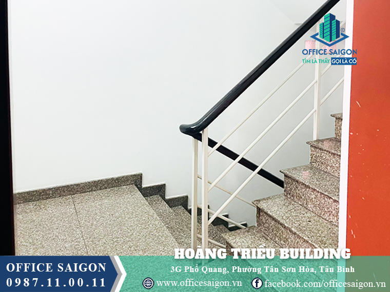 Thang bộ tòa nhà Hoàng Triều Building Phổ Quang