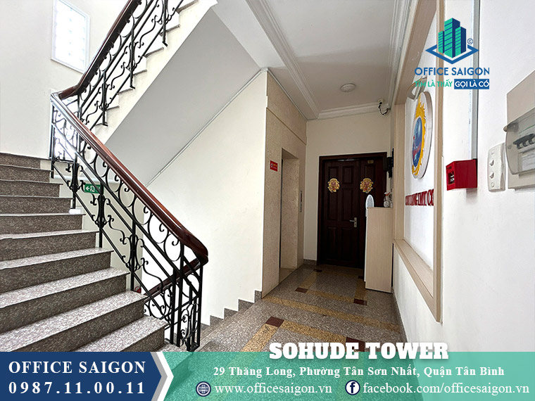 Thang bộ toà nhà Sohude Tower Thăng Long