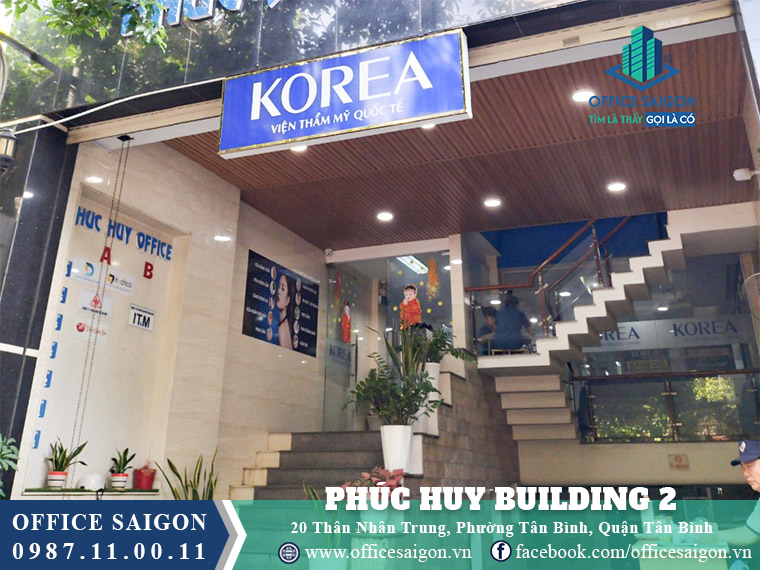 Lối vào toà nhà Phúc Huy Building Thân Nhân Trung