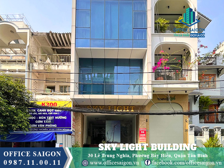 Mặt tiền toà nhà Sky Light Building Lê Trung Nghĩa