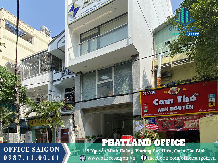 Lối vào toà nhà PhatLand Office Nguyễn Minh Hoàng