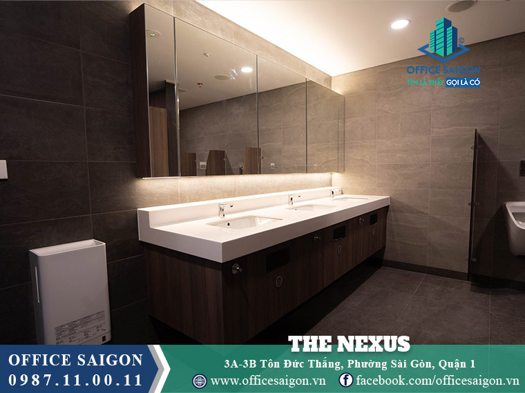 Hệ thống toilet nam nữ riêng biệt tại văn phòng cho thuê The Nexus
