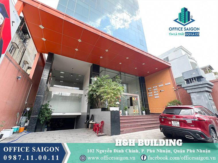 Lối vào H&H Building Nguyễn Đình Chính