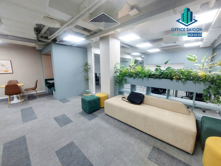 Khu vực tiếp khách văn phòng trọn gói Regus Mach Building