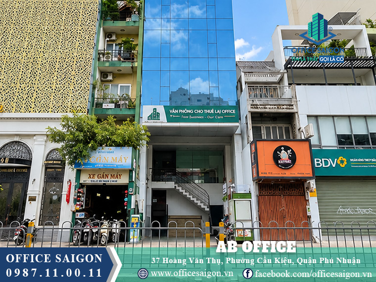 Mặt tiền rộng rãi dễ đặt bảng hiệu