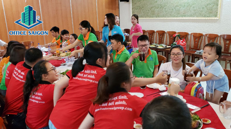 Lien hoan chao mung ngay Phu Nu Viet Nam 20/10/2019 cua Office Saigon - Leader Real Group