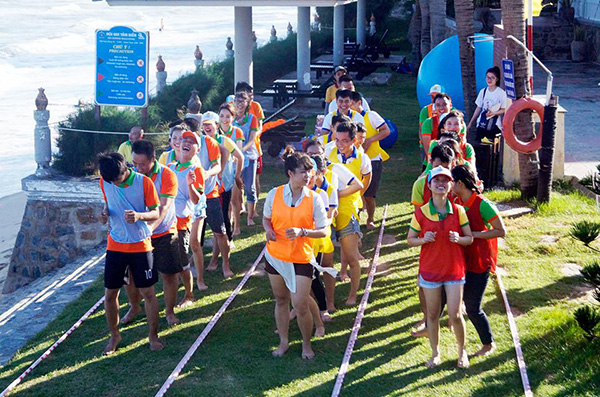 Ý tưởng tổ chức tiệc tất niên cho văn phòng - team building