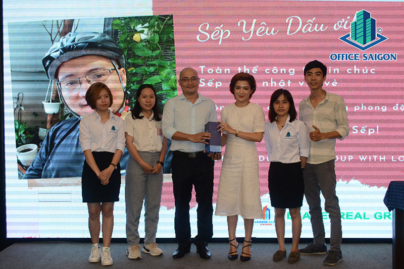 Ngay Phu Nu Viet Nam 2020 va sinh nhat Tong giam doc Leader Real Group