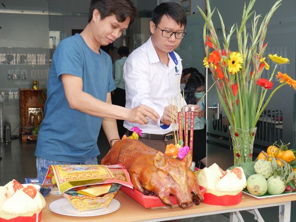 Cong ty TNHH Office Saigon Khai truong nam moi Xuan 2020