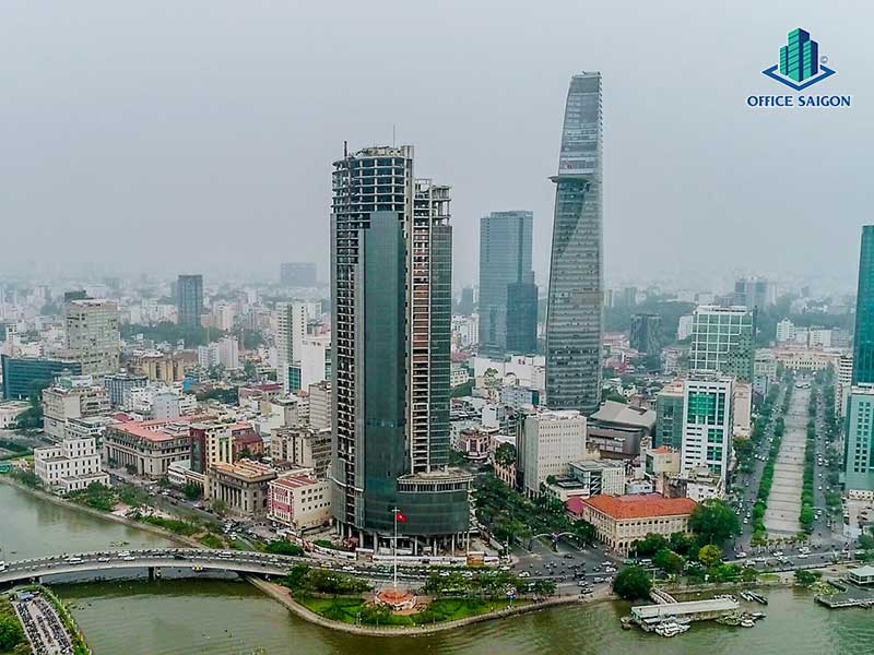 Saigon One Tower đến thời điểm hiện tại tòa nhà vẫn đang trong quá trình hoàn thiện mặc dù đã hoàn thiện đến 80%.