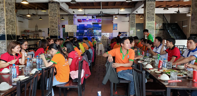 Chao mung Quoc Te Phu Nu va sinh nhat nhan vien trong thang 3