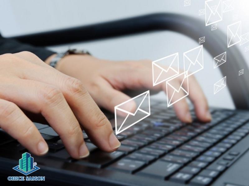 Bạn nên dành một khoảng thời gian nhất định để kiểm tra email mới