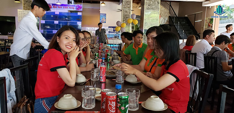 Hoat dong mung sinh nhat nhan vien thang 2/2020 cua Office Saigon