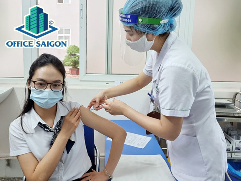 Người dân đi tiêm vaccine Covid-19 được phép ra đường trong thời gian này.