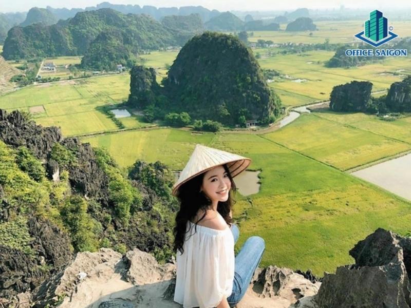 Ninh Bình thu hút khách du lịch nhờ vẻ đẹp hùng vĩ