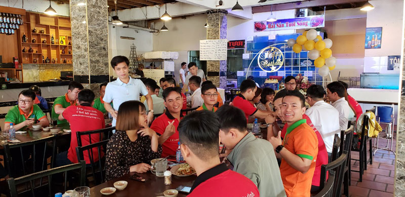 Hoat dong mung sinh nhat nhan vien la hoat dong dinh ky moi thang cua Leaderreal Group