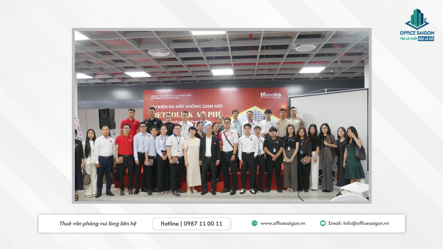 Office Saigon tặng hoa chúc mừng MetroLink An Phú