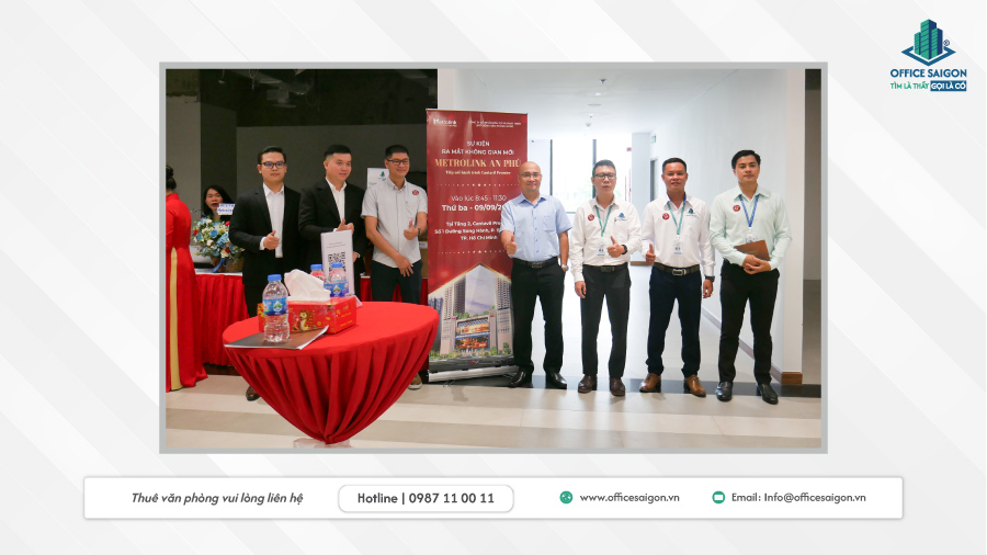Đội ngũ nhân sự Office Saigon và Metrolink