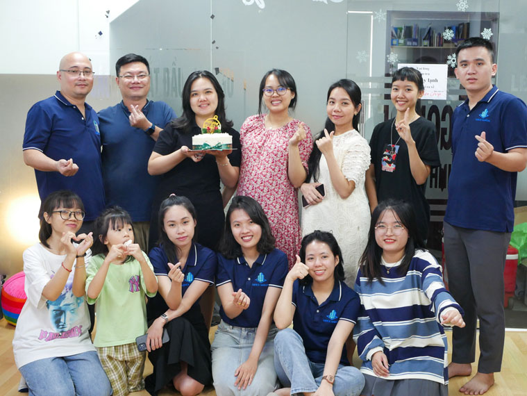 Office Saigon: Giáng sinh 2023 ấm áp bên nhau
