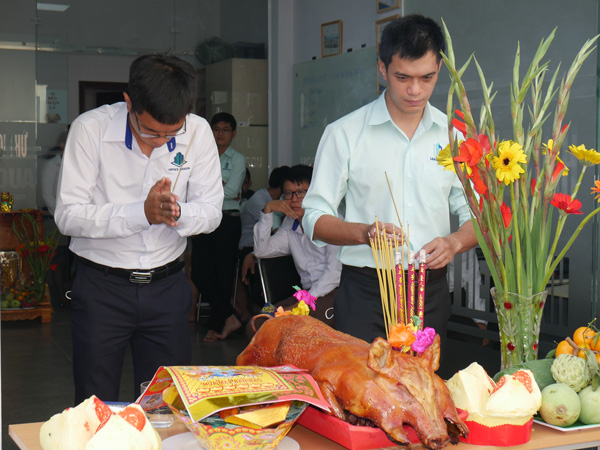 Cong ty TNHH Office Saigon Khai truong nam moi Xuan 2020