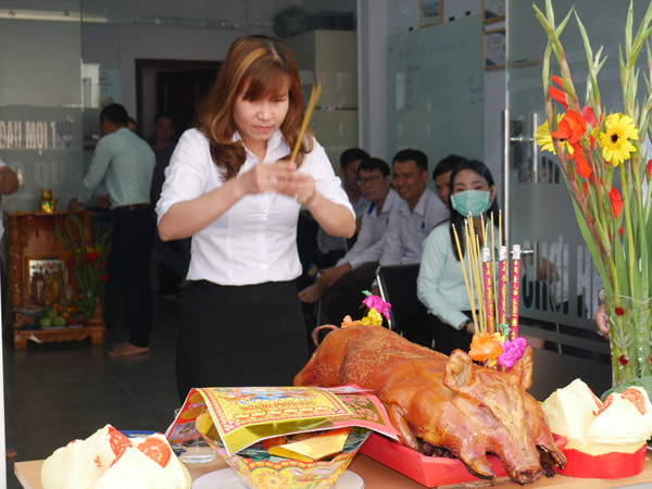 Cong ty TNHH Office Saigon Khai truong nam moi Xuan 2020