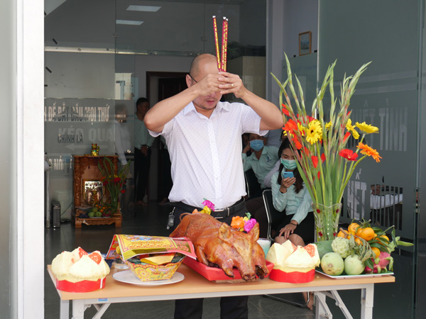 Cong ty TNHH Office Saigon Khai truong nam moi Xuan 2020