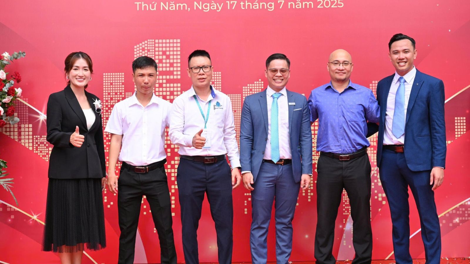 Đội ngũ Office Saigon tham dự khai trương tòa nhà văn phòng Sabay Airport