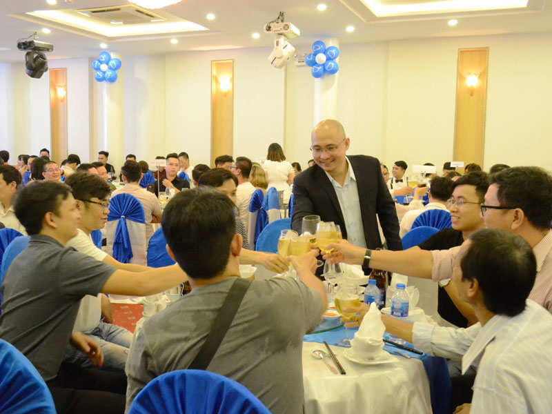Cong ty TNHH Office Saigon tat nien 2019