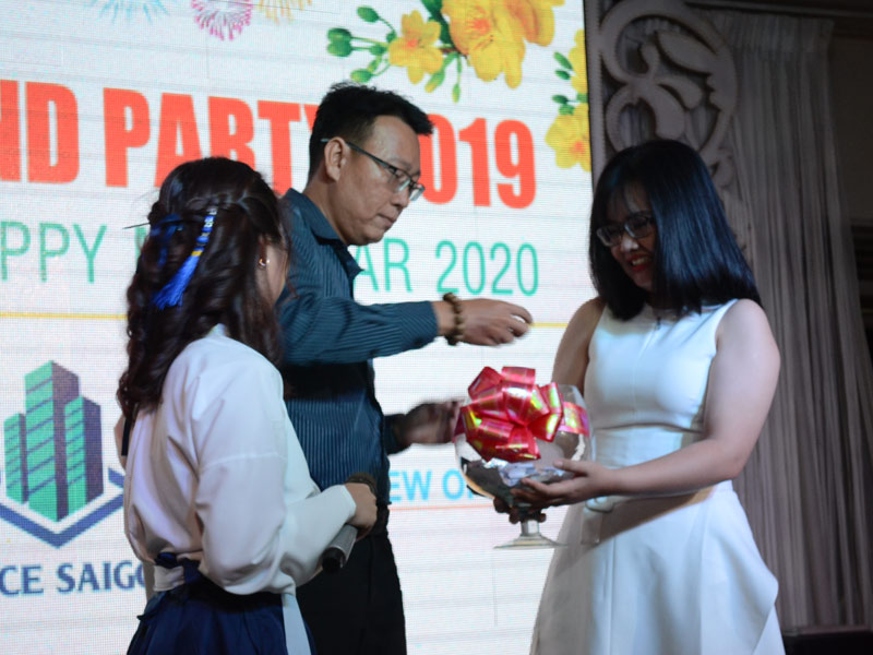Cong ty TNHH Office Saigon tat nien 2019