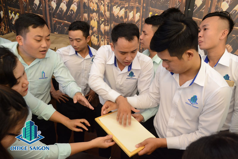 Ngay Phu Nu Viet Nam 2020 va sinh nhat Tong giam doc Leader Real Group