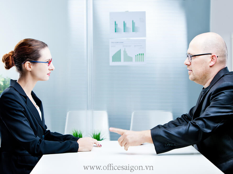 Trao đổi trực tiếp khó khăn với sếp