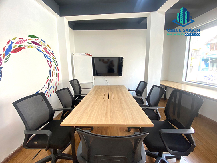 Phòng họp tại ShareSpace Phó Đức Chính được trang bị đầy đủ thiết bị hiện đại