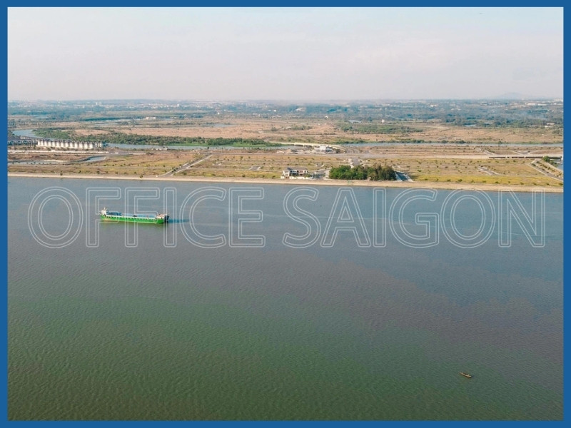 sông Đồng Nai - giáp ranh phường Long Phước