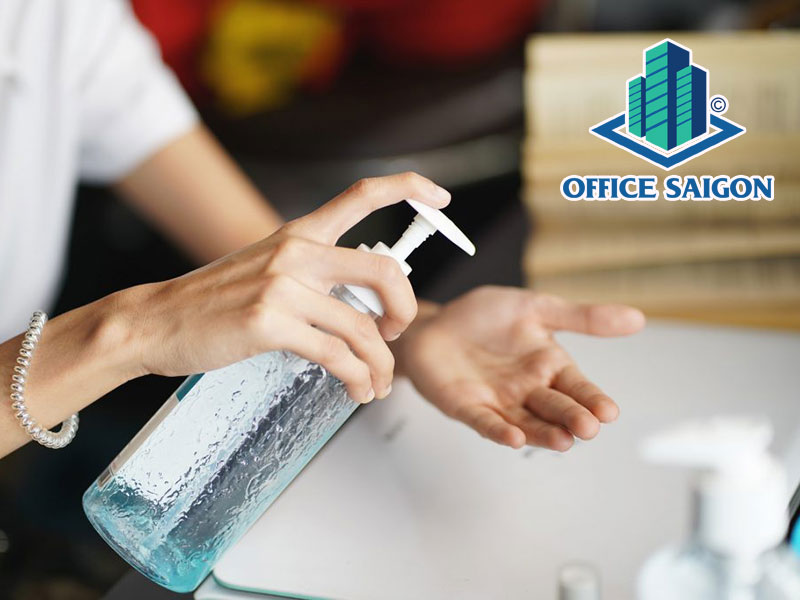 Cung cấp cho nhân viên dung dịch vệ sinh tay