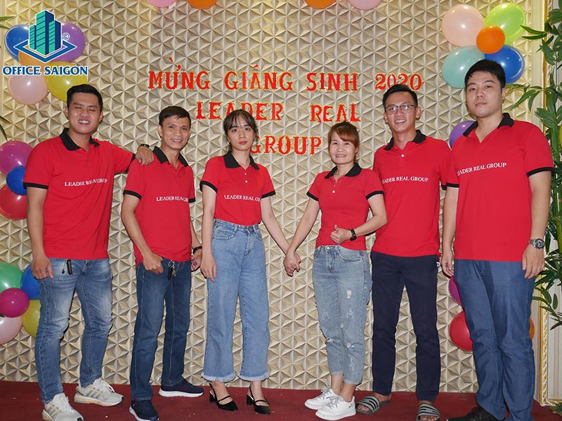 Đón mừng Giáng Sinh 2020 cùng Office Saigon - Leader Real Group.