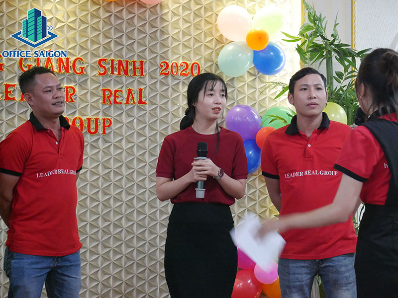 Đón mừng Giáng Sinh 2020 cùng Office Saigon - Leader Real Group.