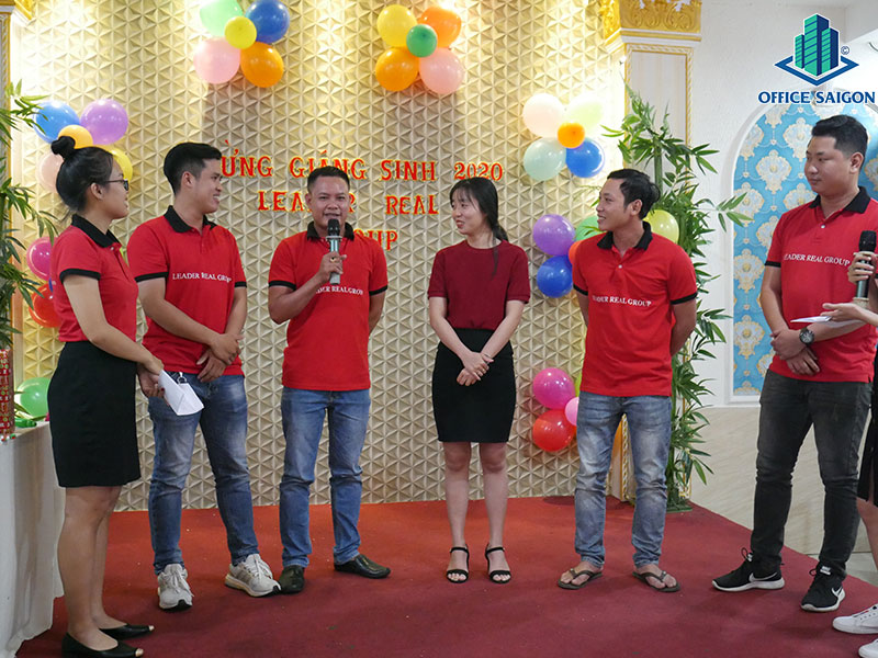 Đón mừng Giáng Sinh 2020 cùng Office Saigon - Leader Real Group.