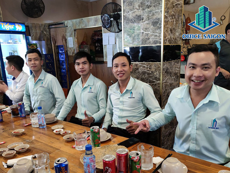 Hoat dong mung sinh nhat nhan vien thang 11/2020 cua Office Saigon