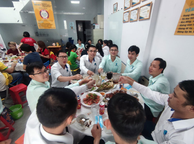 Sinh nhật đặc biệt của nhân viên Office Saigon trong mùa Covid-19