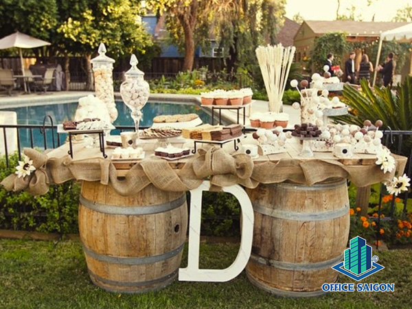 Thuê mướn thay vì mua mới và tái sử dụng vật dụng sẵn có.